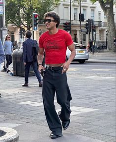 Men’s Festival Fashion 2023, 2000s Mens Fashion, 2004 Fashion, Feel The Rhythm, Red Streetwear, Street Style Outfits Men, Mens Outfit Inspiration, Mens Fashion Streetwear, Streetwear Men