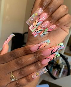 90s Design Nails, Early 2000s Nail Designs, 90s Theme Nails, 2000 Nail Art, 90s Nails, Cute Acrylic Nail Designs