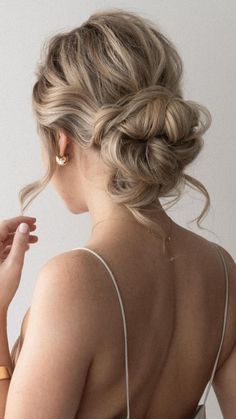 Easy Messy Updo, Simple Low Bun, Messy Hair Updo, Updo Bridesmaid, Wedding Hair Up, Easy Updo Hairstyles, Romantic Updo