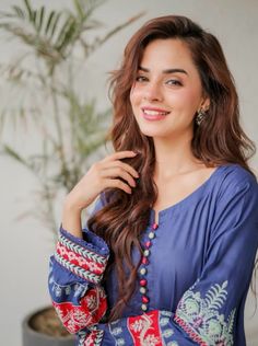 Komal Meer, Hina Altaf, Sajal Aly, Hania Amir, Asim Jofa, Iqra Aziz, Mahira Khan, Ayeza Khan, Pakistani Dress