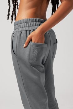 While rest days may include zero plans, lounging in the Cloud Sweatpants is always on the agenda. Thanks to its versatile waistband, you can roll it over for a low-rise fit or, keep it high-waisted! Fit Stylist Tip: If you'd like wear this sweatpant rolled over, buy your normal POPFLEX size. If you don't plan on rolling, ok to size down! Cloud Sweatpants, Cloud Hoodie, Popflex Active, Rich Outfits, Cloud Fabric, Pastel Outfit, Gym Inspo, Rest Days, Skin Discoloration