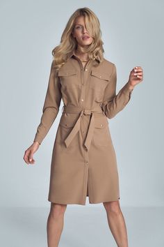 Brown midi shirt dress with long sleeves, a waist tie with a fabric belt, a snap fastener, four buttoned patch pockets at the front. Stylish Midi Dress, Brown Midi Dress, Plus Size Pullover, European Dress, Italy Fashion, Dress With Long Sleeves, Midi Shirt Dress, La Fashion, Fabric Belt