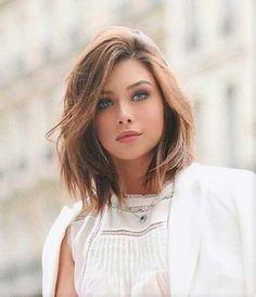 French Haircut, Round Face Haircuts, Short Hair Styles For Round Faces, Mid Length Hair, Hairstyles For Round Faces, Short Hair With Layers, Shoulder Length Hair, Short Hair Cuts For Women, Womens Haircuts