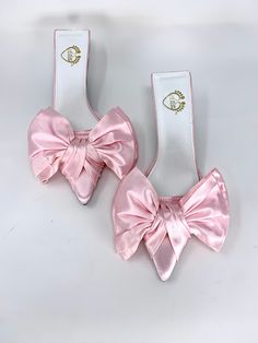 Crafted of luxurious satin these kitten heel mules are topped with a handcrafted bow.* US sizing* Heel height 4.5cm* Satin * Non-leather materials* White gloss kitten heel Silhouette Dress, Fancy Shoes, Heel Mules, Cute Heels, Bow Heels, Bow Shoes, Aesthetic Shoes