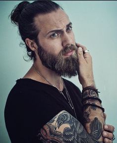 beard styles for men Long Hair And Beard, Different Beard Styles, Man Bun Hairstyles, Best Beard Styles, Beard Growth Oil, Long Haircuts, Beard Hairstyle, Beard Lover, Beard Love