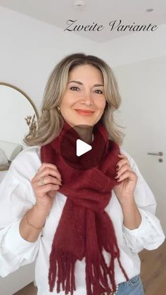 Fashion Scarf Tying, Scarf Tips, Scarf Hacks, Stradivarius Jeans, Clothing Tips, How To Wear A Scarf, Fashion Scarf, Scarf Tying, How To Wear Scarves