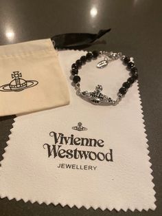 Vivienne Westwood Gold Pearl Necklace - Condition : 10/10 - Fast shipping - Comes with dust bag #Vivienne #Westwood #Viviennewestwood #Necklace #Jewelry Vivienne Westwood Jewellery Set, Black Vivienne Westwood, Vinnie Westwood Jewelry, Vivene Westwood Aesthetic, Vienne Westwood Aesthetic, Vievvene Westwood, Vivienne Westwood Bracelet Aesthetic, Vivien Westwood Bracelet, Viven Westwood Necklace