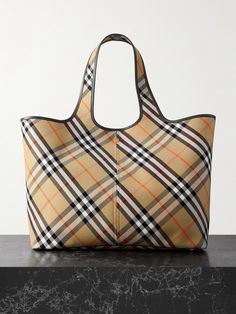 Burberry's 'Nova' check is elegant and timeless, making this tote easily iconic. It's crafted from cotton-canvas, which is trimmed with leather, so it's extra resilient. The hold-all silhouette is perfect for picking up small bits of shopping, alongside a water bottle and book. Horse Tote Bag, Burberry Tote Bag, Burberry Tote, Canvas Leather Tote, Flat Dress Shoes, Floral Dresses Short, Straw Tote, Burberry Women, Fine Jewelry Designers