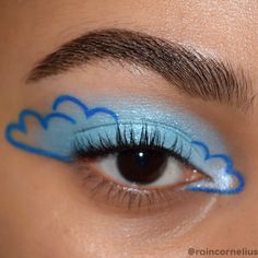 Fun Colorful Eyeshadow Looks, Graphic Liners, Funky Makeup, Cute Eye Makeup, Face Art Makeup, Graphic Makeup, Swag Makeup, Eye Makeup Pictures, Eye Makeup Designs