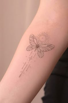 Butterfly Tattoo With Lavender, Sun With Butterfly Tattoo, Dragonfly Sun Tattoo, Dragonfly And Sun Tattoo, Butterfly Ornamental Tattoo, Butterfly Sun Tattoo, Sun Tattoo Women, Sun And Butterfly Tattoo, Sun Butterfly Tattoo