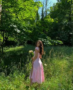 Natalia Core, Picnic Shoot, Mom Inspo, Birthday Poses, Picnic Photo Shoot, Ig Aesthetic, Studio Photography Poses, Dreamy Photography, Glam Photoshoot