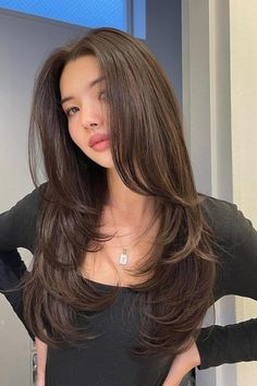 Face Framing Butterfly cut Layered Medium Thick Hair, Butterfly Haircut For Thick Wavy Hair, Haircuts Long Hair Straight, Haïr Cut For Long Straight Hair, Latest Haircut For Women Long Hair, Haïr Cut Long Hair Straight, Long Layers Haircut Straight Hair, Trendy Haircut For Long Hair Straight