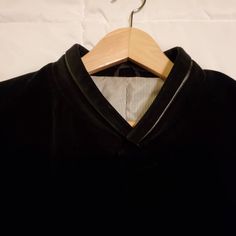 Sleek black velvet wool coat Jacket is beautifully structured. Piece is in excellent vintage condition. No rips or tears. Men's XL Note: Shipping Overages Over $1 Are Automatically Credited back To Your Account Beatnik Style, Overcoat Men, Overcoat Jacket, Long Overcoat, Skull Candle, Wool Overcoat, Black Wool, Wool Coat, Black Velvet