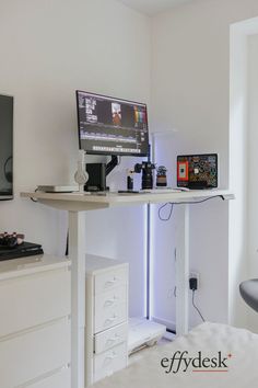 Transform your workspace into a haven of productivity and well-being. Say goodbye to discomfort and hello to a new way of working. Explore the future of work and Get More Things Done While Using A Standing Desk. Visit us at https://effydesk.com/ #HomeOffice #desksetup #CozyDesk #officesetup #HomeDecor #worksetup #CozyDesk #makeover #Workspace #OfficeDecor #HomeOffice #Productivity #OfficeSpace #TechSetup #Color #ColorInspo #Aesthetic #Warm #Aesthetic #Quotes #LifeQuotes #Minimalist #Minimalism White Standing Desk Setup, Small Home Office Ideas For Women, Standing Desk Setup, White Standing Desk, White Desk Setup, Diy Standing Desk, Tiny Home Office, Electric Sit Stand Desk