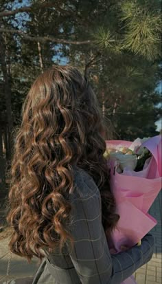 Hair Myth, Grow Long Hair, Wavy Curly Hair, Foto Poses, Easy Hairstyles For Long Hair, Hair Photo, Dream Hair, Long Curly Hair