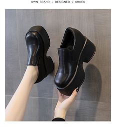 Chunky Pumps, Casual Pumps, Chunky Shoes, Super High Heels, Shoe Covers, Black Leather Shoes, Leather Shoes Woman, Spring Shoes