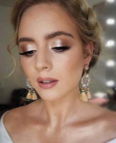 Make Up Sposa, Beautiful Wedding Makeup, Simple Wedding Makeup, Wedding Eyes, Makeup Bridesmaid, Wedding Eye Makeup, Wedding Makeup For Brown Eyes, Bridesmaid Hair Makeup