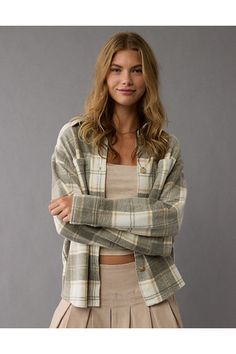 Super soft plaid fleece/Collared neck/Button-up front/Chest patch pockets/Curved hem/This is Real Good: Made with the planet in mind & a promise to continue to do better. Fishing Jacket, White Jeans Men, Fleece Plaid, Plaid Shacket, Graphic Tee Dress, Loose Jeans, Costume Shop, Women Denim Jeans, Shoes With Jeans