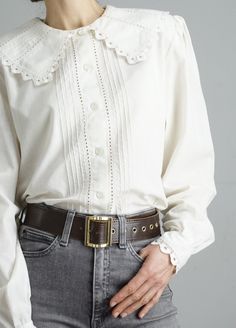 90s white cotton shirt, laces in neck, chest and cuffs. ESTIMATED MATERIAL: Cotton ESTIMATED SIDE: S/M, 36/38, 8/10 uk  CONDITION: Very good  Chest: 102 cm, 40'2 in  Length: 63 cm, 24'8 in  Shoulders: 39 cm, 15'3 in  Sleeves length, longitud de manga: 61 cm, 24 in Vintage Skirt Suit, White Lace Shirt, Womens Denim Shirt, White Lace Blouse, Dress Hairstyles, Lace Shirt, Vintage Shirt, Plaid Dress, Blouse Vintage