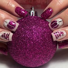 Get ready to sleigh the holiday season with these stunning shiny Christmas nail designs! From glittery reds to sparkling greens, these festive nails will add the perfect touch to your holiday look. #HolidayNails #ChristmasNails #NailArt #FestiveFingers #SparklingSeason #GlitterGoals #NailInspo #WinterWonderland #NailDesigns #HolidayGlam Golden Nail Art, Christmas Nail Art Easy, Christmas Nails Easy, Christmas Nails Acrylic