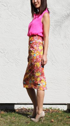 "Classic high waist pencil skirt in lovely color and print This beautiful pencil skirt is made of medium weighted fabric with hint of stretch for easy move Classic pencil skirt length makes it to dress up for special occasion Figure flattering fit for work- ready look and even more -Tailored Fit -Drops below knees -Constructed with high waist ( 4\" wide waist band sits about 2\" above naval ) -Pink piping detail around waist and pockets -Pocket Detail -Invisible zipper closure on the center back High Waist Floral Print Skirt For Summer, Chic Floral Print Skirt, Knee-length Floral Print Spring Bottoms, Knee-length Floral Print Bottoms For Spring, Chic Floral Print Midi Skirt, High Waist Floral Print Relaxed Skirt, Fitted Printed Mini Skirt For Summer, Spring Multicolor Fitted Bottoms, Pink Printed Skirt For Summer