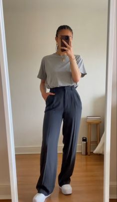 T Shirt And Slacks Outfit, Business Casual Outfits Healthcare, Casual Job Outfit, How To Style Trousers Women Casual, Cool Girl Business Casual, Women Trousers Outfits Casual, Business Casual Dresses For Women Summer, Autumn Smart Casual Outfits, Fall Work Outfits 2023