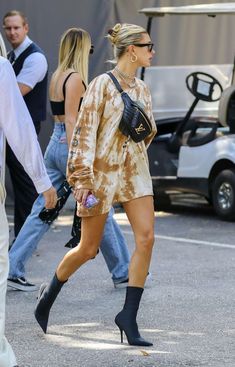 Kendall Jenner Outfits Casual, Celebrity Summer Style, Celebrity Style Men, Celebrity Style Inspiration, Celebrity Style Red Carpet, Tie Dye Outfits, Celebrity Street Style