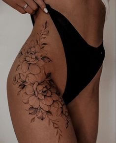 tattoomodel tattooaesthetic flowertattoo tattoosforwomen aesthetic books Pretty Tattoos For Women Flowers, Large Female Thigh Tattoos, Large Thigh Tattoo For Women, Side Waist Tattoos Women, Underboob Tattoos For Women Unique, Side Tattoo Women, Side Hip Tattoos Unique, Unique Hip Tattoos Women, Waist Tattoo Ideas