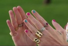 هاري ستايلز, Harry Styles Hands, Harry Styles Nails, Harry Styles Pictures, Harry Styles Photos, Mr Style, Dream Nails, Funky Nails, Harry Edward Styles