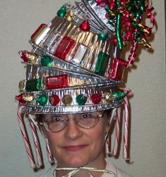 Ugly Sweater Christmas Hats Ideas Diy, Wacky Hat, Christmas Costumes Diy, Diy Christmas Hats, Funny Christmas Hats, Christmas Costumes Women, Christmas Party Hats, Diy Ugly Christmas Sweater, Diy Costumes Women