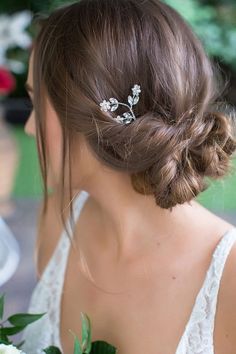 Bohemian Wedding Hair, Bride Hair Pins, Best Wedding Hairstyles, Wedding Hair Inspiration, Styling Inspiration, Wedding Hairstyles Updo, Flower Hair Pin, Trending Hairstyles, Prom Hairstyles