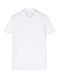 white cotton jersey texture logo tag polo collar short sleeves short side slits straight hem unlined short front button fastening White Polo Shirt For Summer, White Polo Shirt With Polo Collar For Summer, White Summer Polo Shirt, White Collared Polo Shirt For Summer, White Collared Polo Shirt, White Short Sleeve Polo Shirt With Ribbed Collar, Classic White T-shirt With Ribbed Collar, Classic White Polo Shirt With Ribbed Collar, White Cotton Collared Polo Shirt