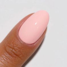 A mouth-watering soft peach." Dnd Diva Gel Polish Colors, Dnd Colors Gel Polish, Light Pink Gel Nails, Dnd Nail Colors, Dnd Nail Polish, Acrylic Nails Almond Shape, Almond Acrylic Nails