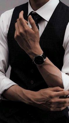 Men Aesthetic Outfits, Muka Lelaki, Faceless Men, Black Suit Men, Cool Outfits For Men, Book Boyfriends