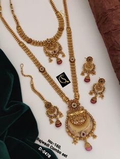 Description :- Gold Plated Jewellery Set/South Indian Necklace / Choker Necklace Set/ Choker Set/ Bollywood Jewelry/ Indian Jewelry/ Handmade Items Gift yourself a royal look with this perfectly crafted kundan necklace set from Manalisstudio. Crafted with high quality kundan stones and pearls, it is impressive in design. The green enamel artwork adds perfect texture to the design. Perfect for weddings and festivities, this antique necklace set should be put on with your favorite sari or lehenga. Kundan Jewellery Set Royals, Necklace Set Choker, South Indian Necklace, Kundan Jewellery Set, Gold Plated Jewellery, Indian Necklace, Indian Jewelry Sets, Kundan Necklace, Bollywood Jewelry