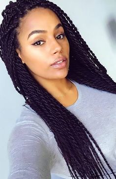 27 Chic Senegalese Twist Hairstyles for 2021 - The Trend Spotter Easy Natural Hairstyles, Woman Hairstyles, Pelo Afro, Box Braids Styling