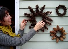 maya*made: diy: nature wreaths Nature Wreaths, Cone Wreath, Deco Nature, Recycled Cardboard, Wreath Crafts