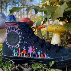 Embroidery On Shoes, Embroidered Converse, Custom Converse, Embroidery Shoes, Embroidered Shoes, Shoe Art, Painted Shoes