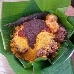 Ghana Waakye, Ghana Dishes, Ghanaian Culture, Rice And Beans Recipe, African Foods, International Dishes