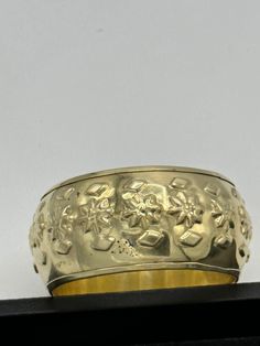 Lovely Chic Vintage Brass Bangle with etched floral and pattern detailing that will certainly be noticed from every angle. Timeless fashion. Vintage 1950s India.   Measurements :  1.5in width 2.5in inner diameter Luxury Traditional Carved Cuff Bracelet, Luxury Engraved Ornate Bangle, Brass Bangle, Chic Vintage, Fashion Vintage, Vintage Chic, Vintage 1950s, Vintage Brass, Timeless Fashion