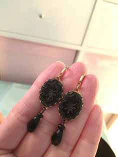 Black Victorian MOURNING Earrings, 16k gold plated brass loops, OVAL Jet Black ETCHED glass, reprodu Antique Black Dangle Jewelry, Black Victorian Dangle Jewelry, Antique Black Drop Earrings, Black Antique Drop Earrings, Antique Black Earrings For Gift, Antique Style Black Earrings For Gift, Victorian Black Earrings For Evening, Black Victorian Earrings For Evening, Antique Black Pierced Earrings