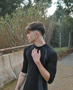 Long Trim Haircut Men, Low Undercut, Boys Fade Haircut, Men Fade Haircut Short, Popular Mens Haircuts, Best Fade Haircuts, Haircut Selfie, Photo Hijab