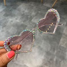 Bling Sunglasses, Rhinestone Sunglasses, Cute Sunglasses, Sunglasses Women Fashion, Shaped Sunglasses, Cute Glasses, Fashion Eye Glasses, Clear Glasses, Heart Shaped Sunglasses