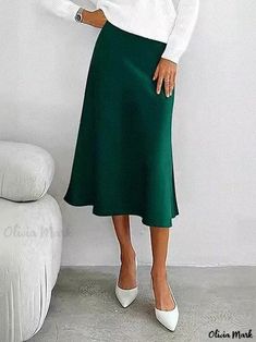 Olivia Mark - High-waisted Satin Cocktail Party and Wedding Long Skirt Green Skirt, Types Of Skirts, Olivia Mark, Cocktail Party, Long Skirt, Green Color, Green Colors, High Waisted Skirt, High Waisted