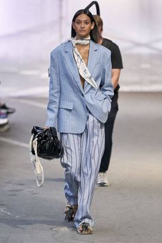 Celine Fashion Show, Spring 2022 Fashion, 2022 Fashion Show, Oversize Blazer, Fashion Trend Forecast, Woman Suit Fashion, Copenhagen Fashion Week, 2022 Fashion, Cool Street Fashion