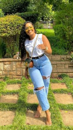 Green Summer Top Outfit, Cute Brunch Outfits Spring, Casual Spring Outfits Black Women, Brunch Outfit Jeans, Girls Brunch Outfit, Baddie Brunch Outfit, Casual Brunch Outfit Spring, Spring Brunch Outfit, Comfy Outfit Ideas