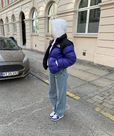 Blue North Face Jacket Outfit, Purple North Face Jacket Outfit, North Face Puffer Jacket Blue, Blue Hoodie Outfit, Purple North Face Jacket