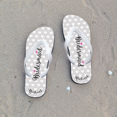 bridesmaid flip flops ,just married flip flops ,custom flip flop ,personalized flip flops ,bridesmaid flip flop by JaneCustomGifts on Etsy Flip Flop Wedding, Beach Wedding Flip Flops, Flip Flops Wedding, Bridesmaid Flip Flops, Beach Wedding Men, Beach Wedding Groomsmen, Beach Wedding Bridesmaid Dresses, Custom Flip Flops, Beach Wedding Bridesmaids