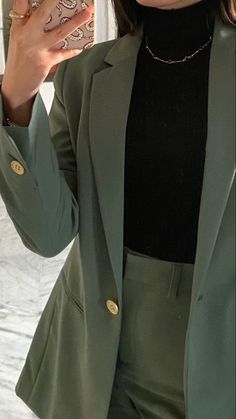 Womens Suit Outfits, Sage Green Outfit, Green Suit Women, Green Blazer Outfit, Womens Suit, Turtleneck Outfit, Suit Outfit, Blazer Outfits For Women, Outfit Classy