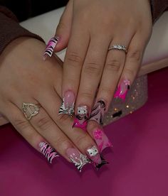 #nailart Hispanic Nails, 2000 Nails, Money Pics, Cute Apple Watch, 2000s Nails, Shorties Nails, Mexican Nails, Graffiti Nails, Junk Nails